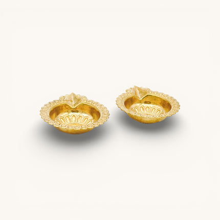Brass Lightweight Round Flower-Shaped Diya - Set of 2