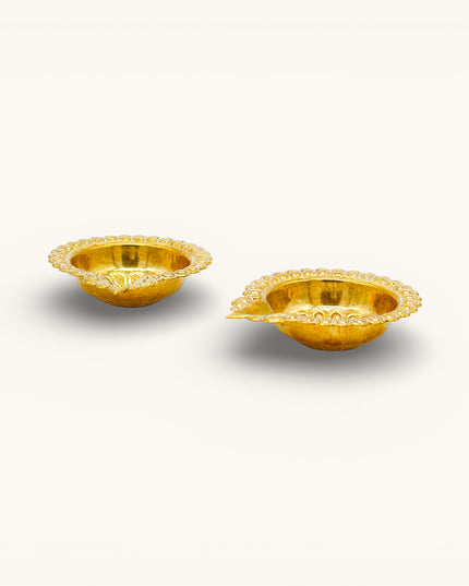 Brass Lightweight Round Flower-Shaped Diya - Set of 2